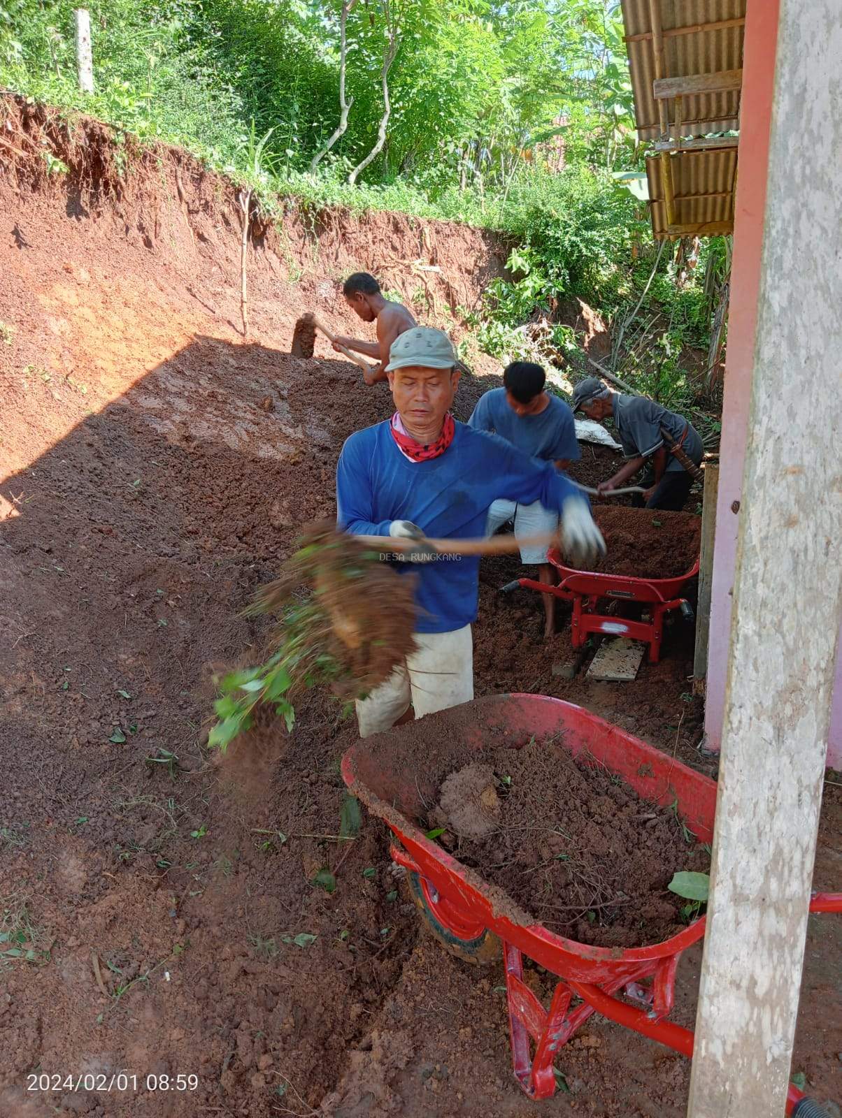 Hujan tiba, longsor pun merajalela