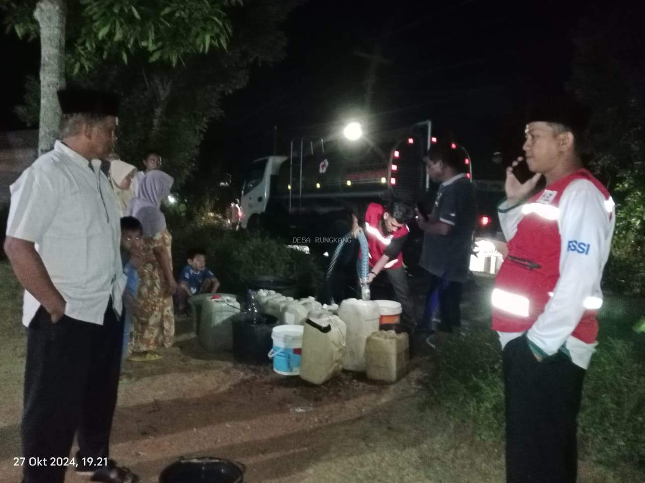 Distribusi Bantuan Air Bersih Untuk Warga Margasari